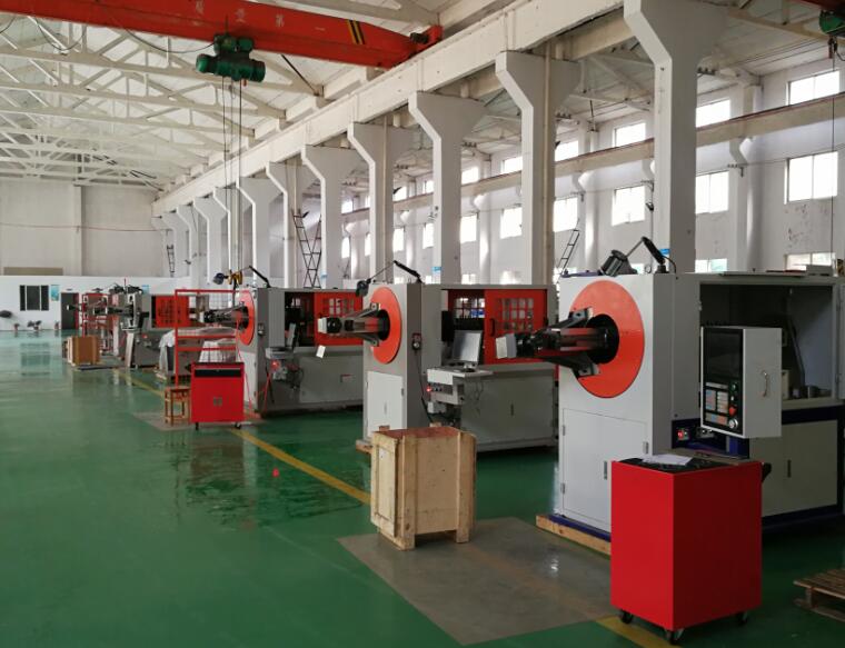 線材折彎機為什么分為轉頭、轉線、無凸輪三種結構？
